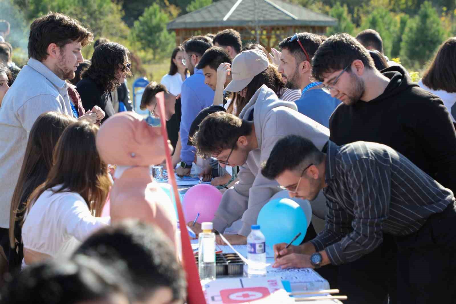 BARÜ öğrenci kulüpleri yeni takım arkadaşlarıyla bir araya geldi
