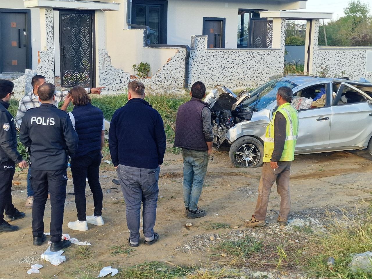 Duble yolda kontrolden çıkan otomobil takla attı: 3 ağır yaralı
