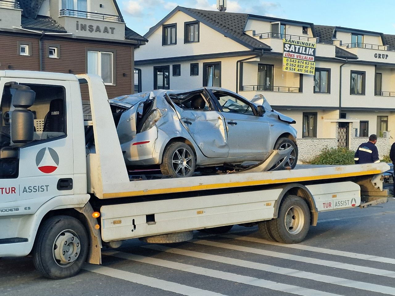 Duble yolda kontrolden çıkan otomobil takla attı: 3 ağır yaralı
