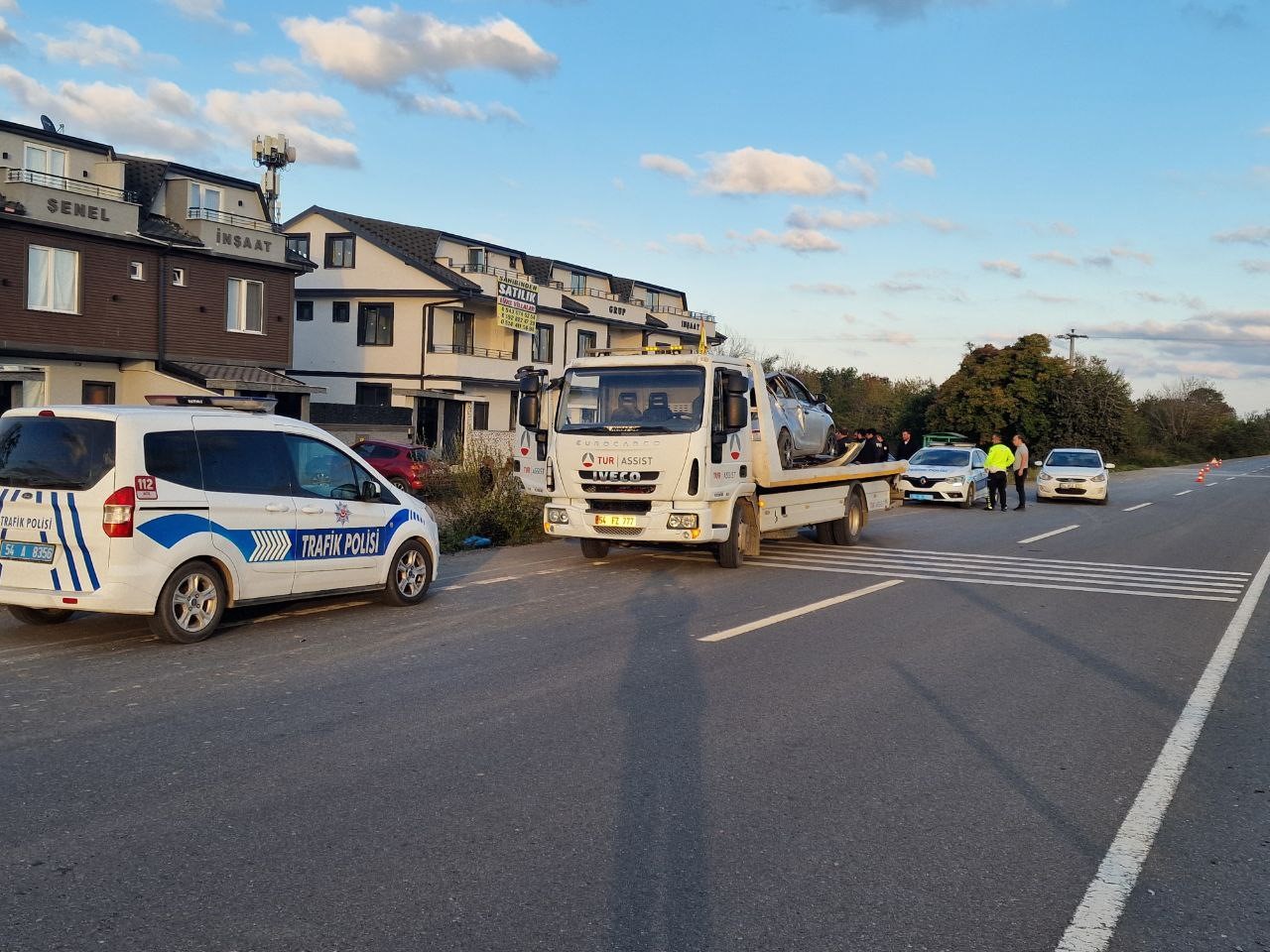 Duble yolda kontrolden çıkan otomobil takla attı: 3 ağır yaralı
