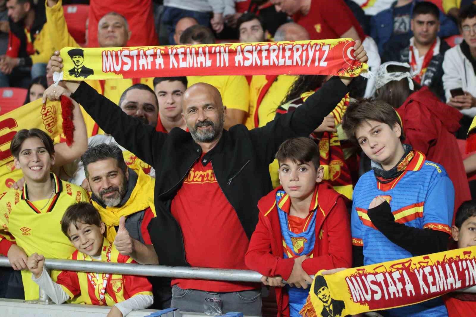 Trendyol Süper Lig: Göztepe: 0 - Tranzonspor: 0 (Maç devam ediyor)
