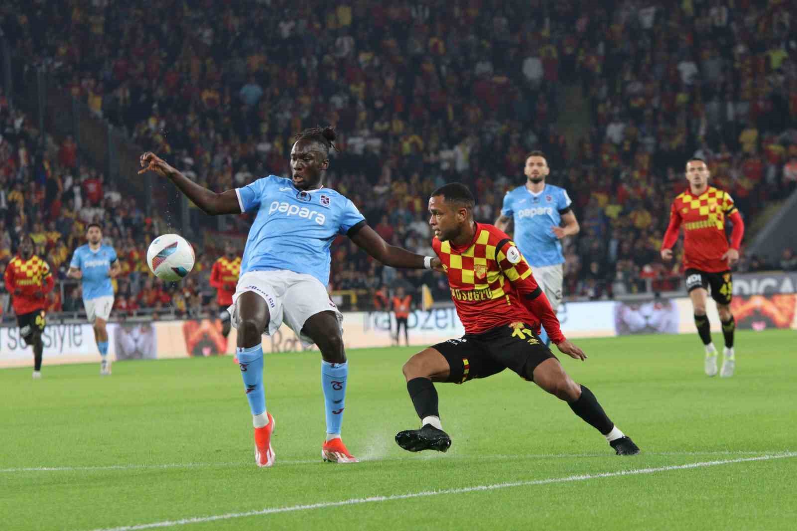 Trendyol Süper Lig: Göztepe: 0 - Tranzonspor: 0 (Maç devam ediyor)
