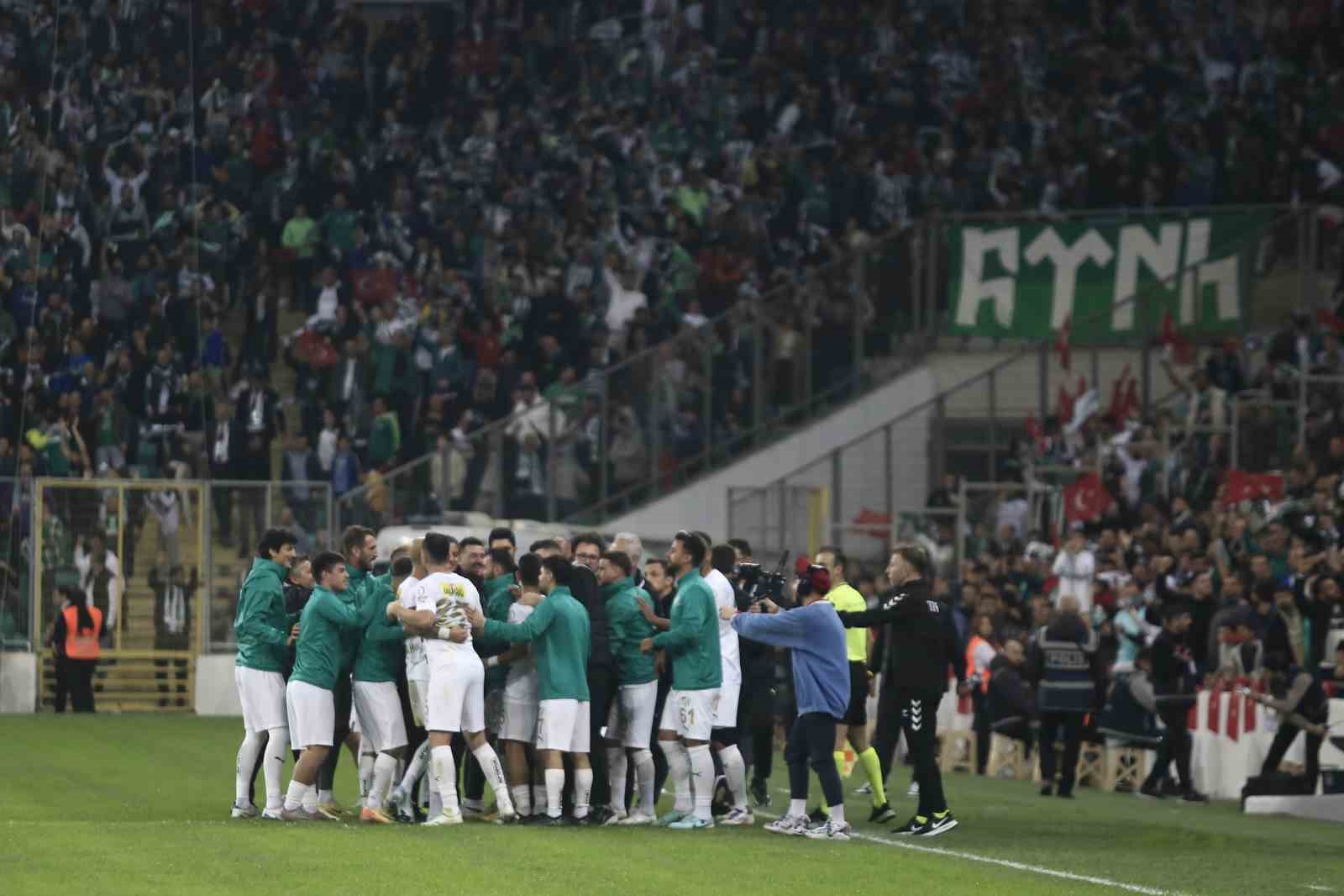 TFF 3. Lig: Bursaspor: 3 - Kütahyaspor: 0
