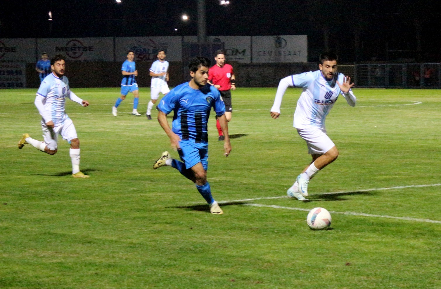 Karacabey Belediyespor - Beyoğlu Yeni Çarşı: 0-4
