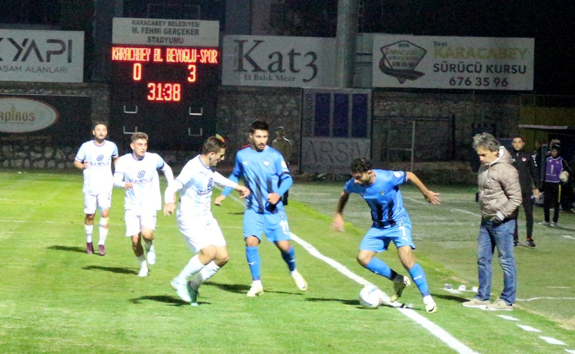 Karacabey Belediyespor - Beyoğlu Yeni Çarşı: 0-4
