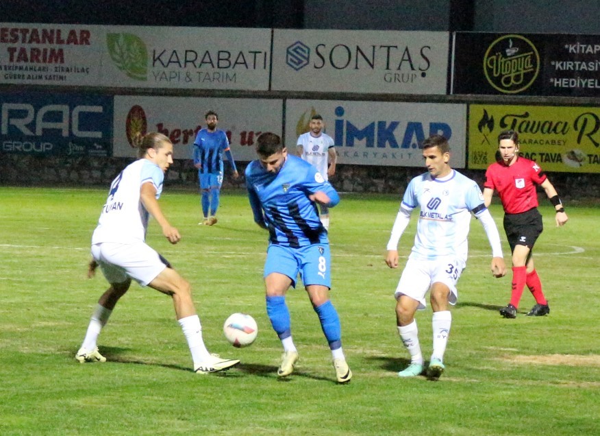 Karacabey Belediyespor - Beyoğlu Yeni Çarşı: 0-4
