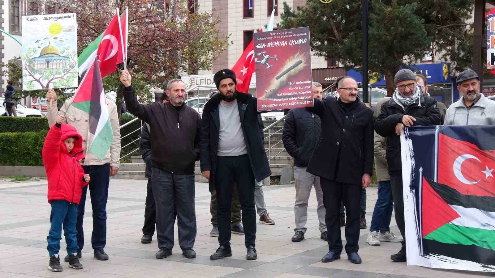 Sağlık çalışanları sessiz yürüyüşlerini 50’nci haftada da sürdürdü
