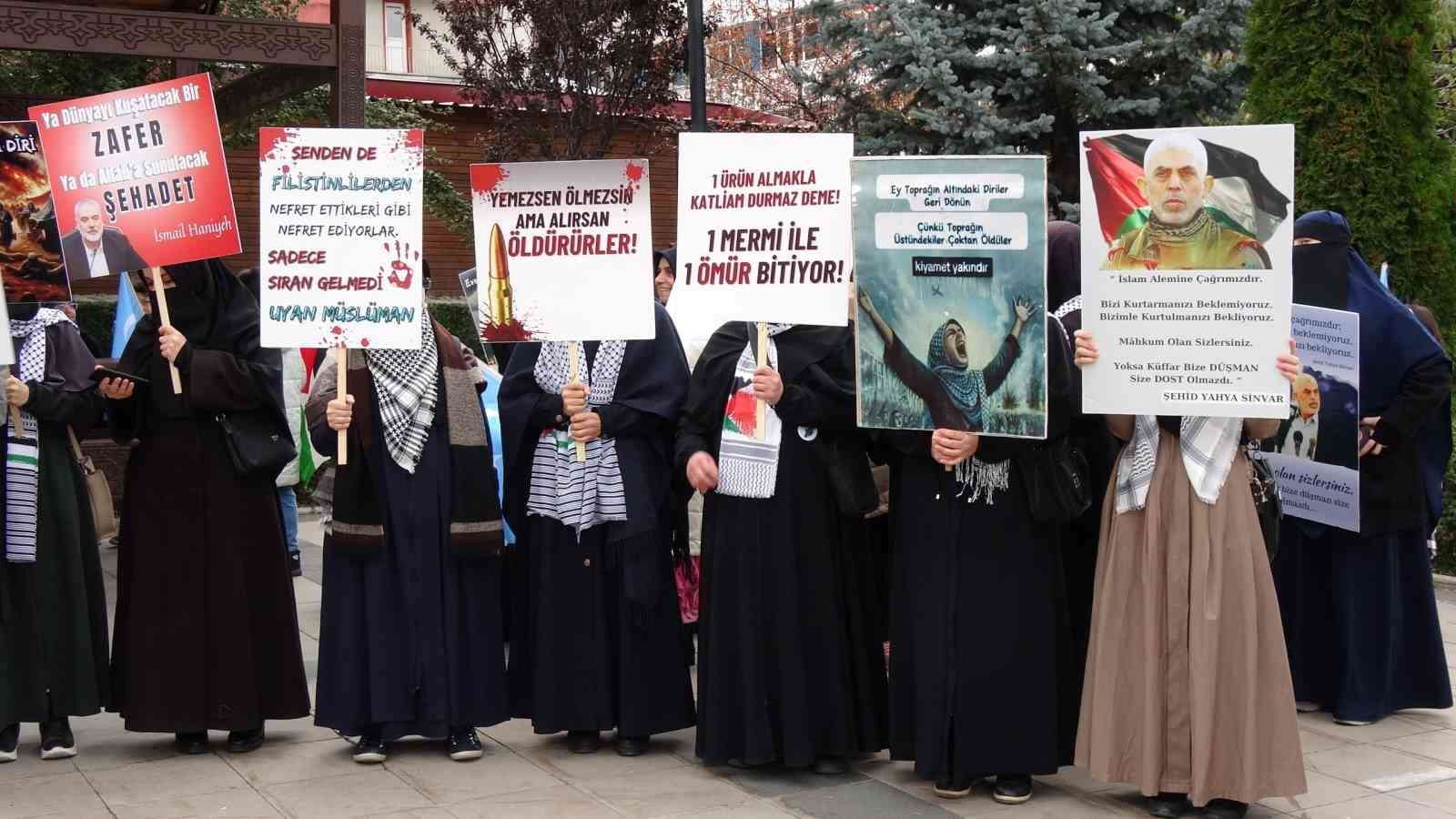 Sağlık çalışanları sessiz yürüyüşlerini 50’nci haftada da sürdürdü
