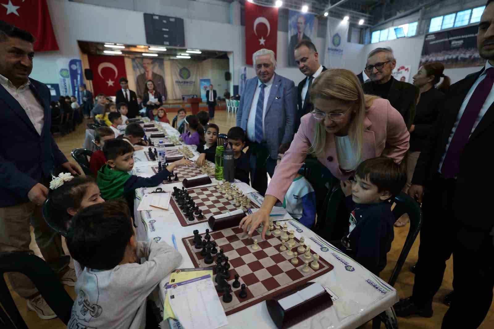 Bakırköy Belediyesi’nin Cumhuriyetin 101. Yılına özel düzenlediği ‘Cumhuriyet bizim’ şenlikleri başladı
