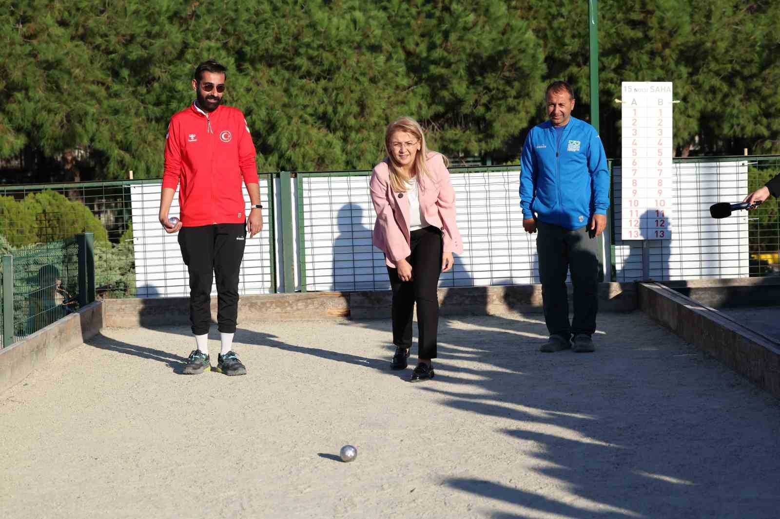 Bakırköy Belediyesi’nin Cumhuriyetin 101. Yılına özel düzenlediği ‘Cumhuriyet bizim’ şenlikleri başladı
