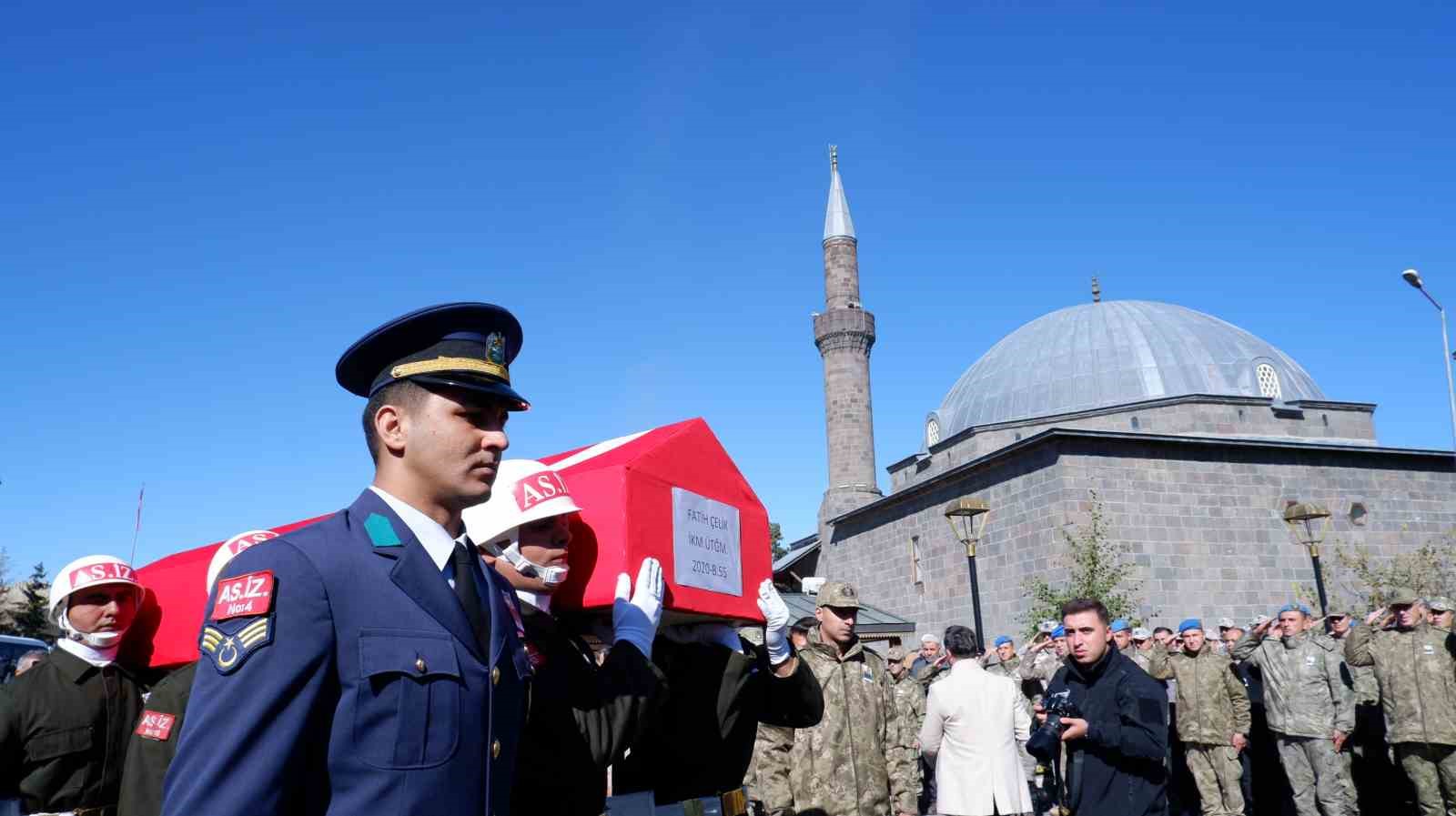 Erzurum şehidini gözyaşlarıyla uğurladı
