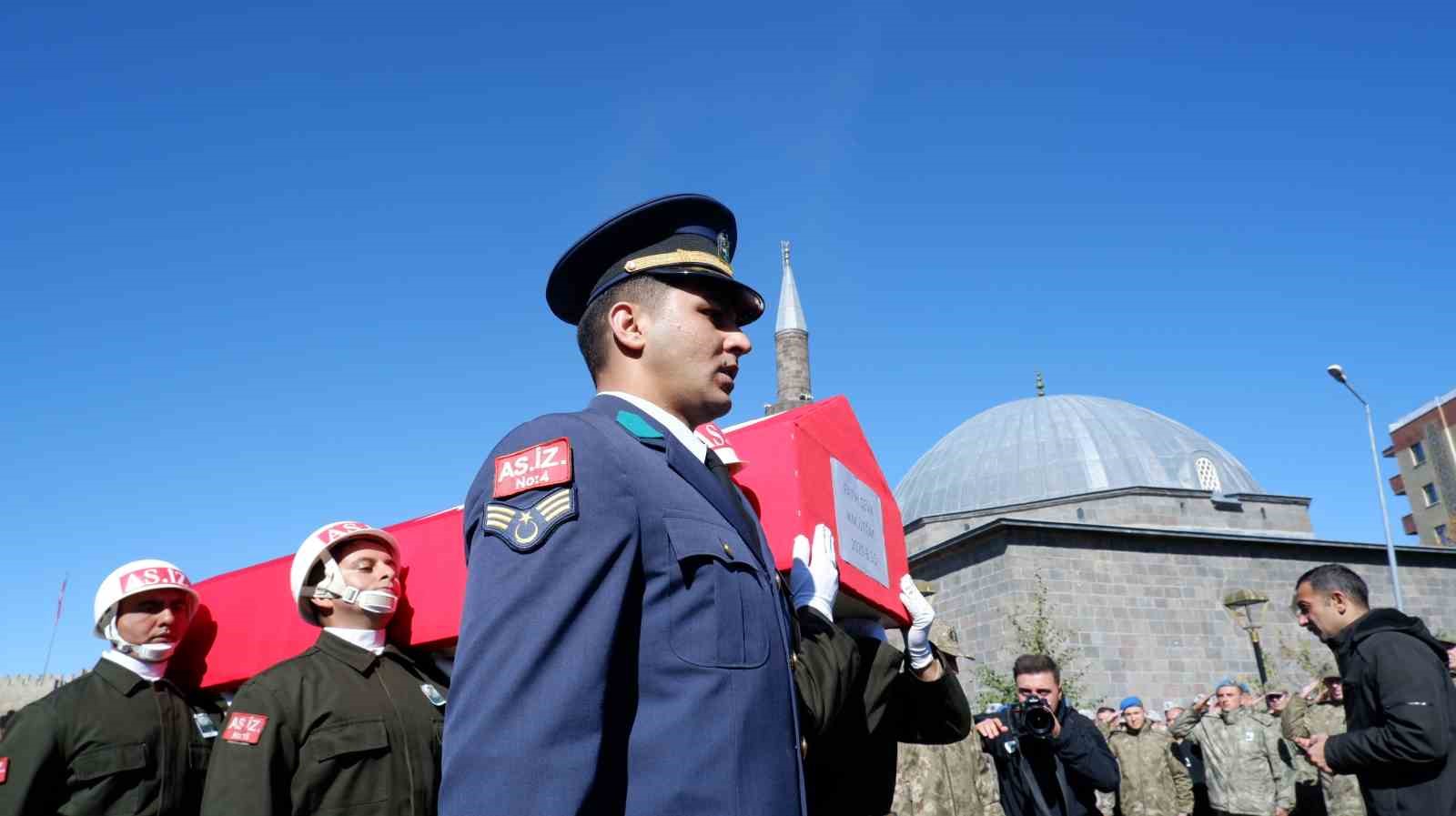 Erzurum şehidini gözyaşlarıyla uğurladı
