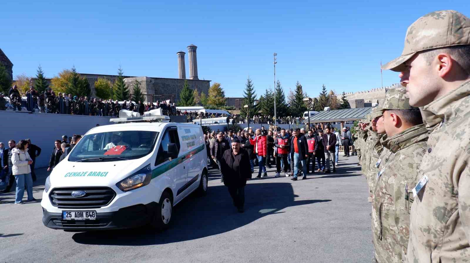 Erzurum şehidini gözyaşlarıyla uğurladı
