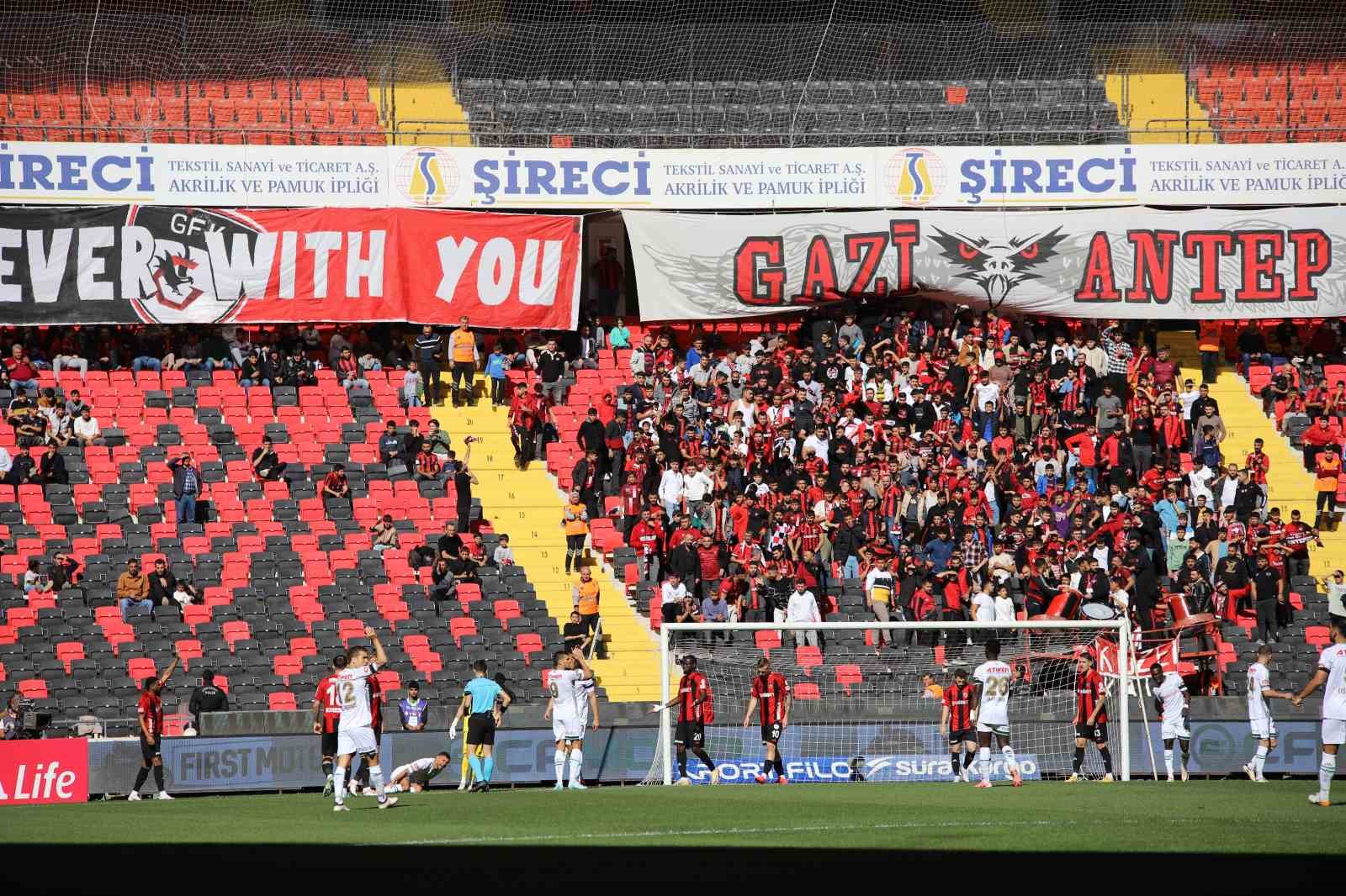 Trendyol Süper Lig: Gaziantep FK: 0 - Konyaspor: 1 (Maç devam ediyor)
