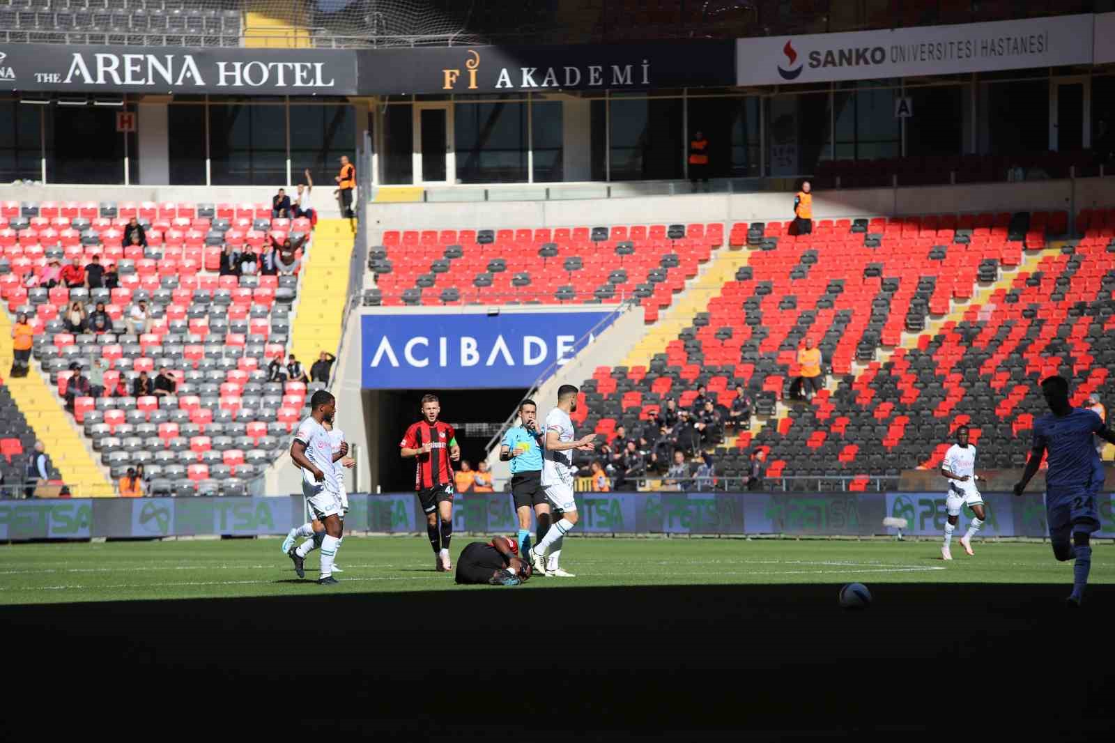 Trendyol Süper Lig: Gaziantep FK: 0 - Konyaspor: 1 (Maç devam ediyor)
