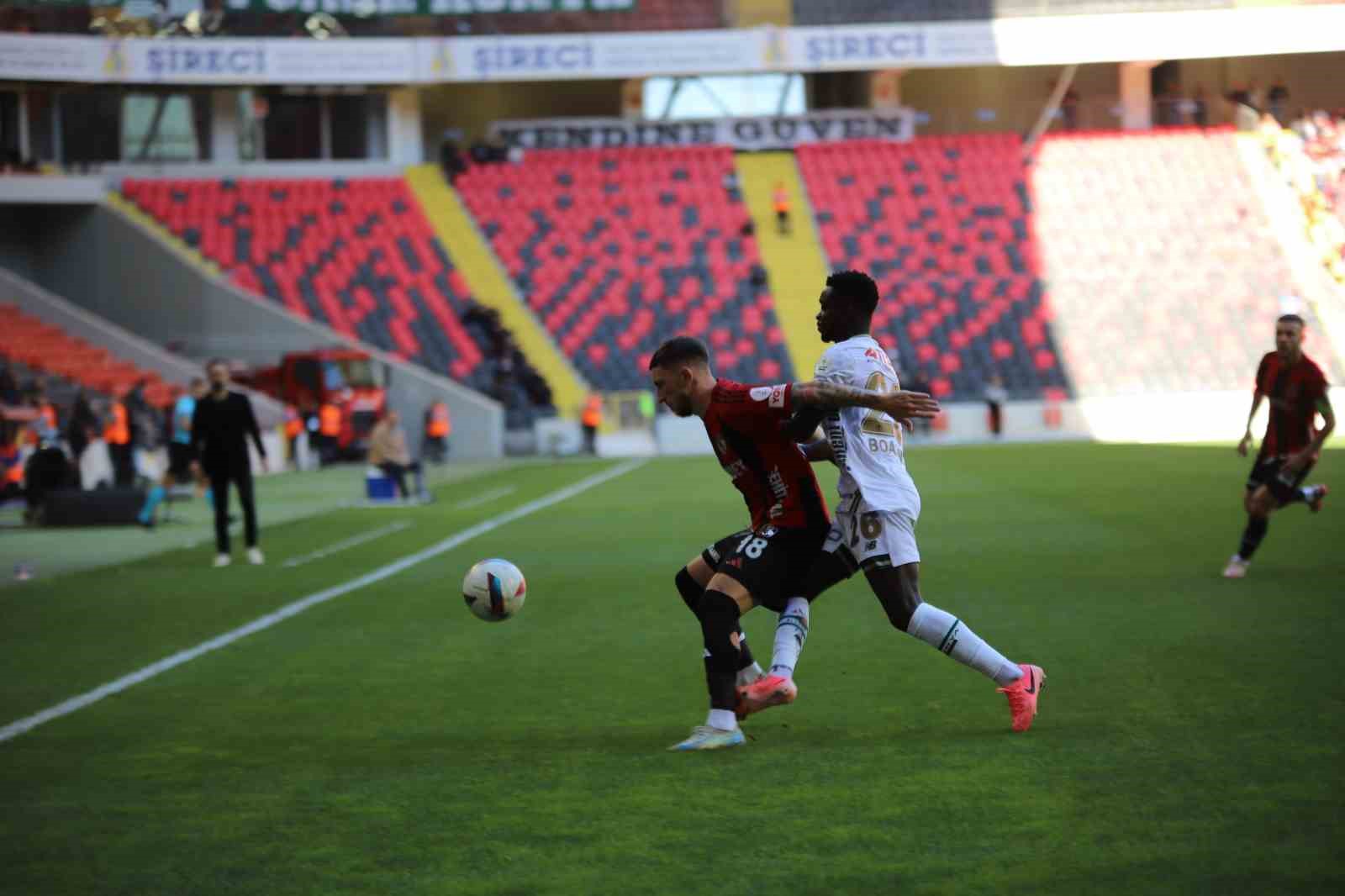 Trendyol Süper Lig: Gaziantep FK: 0 - Konyaspor: 1 (Maç devam ediyor)
