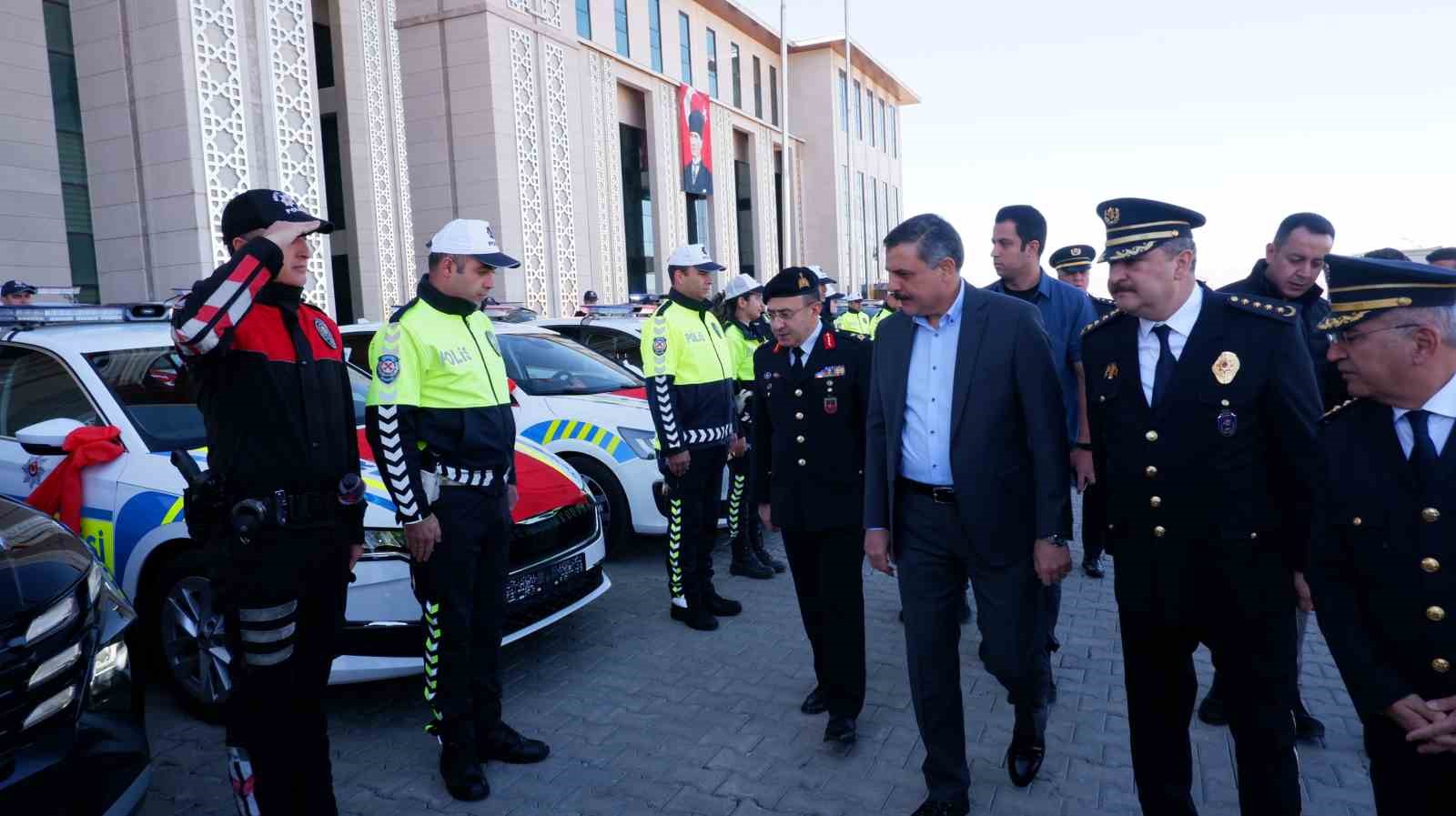 Erzurum polisine araç desteği
