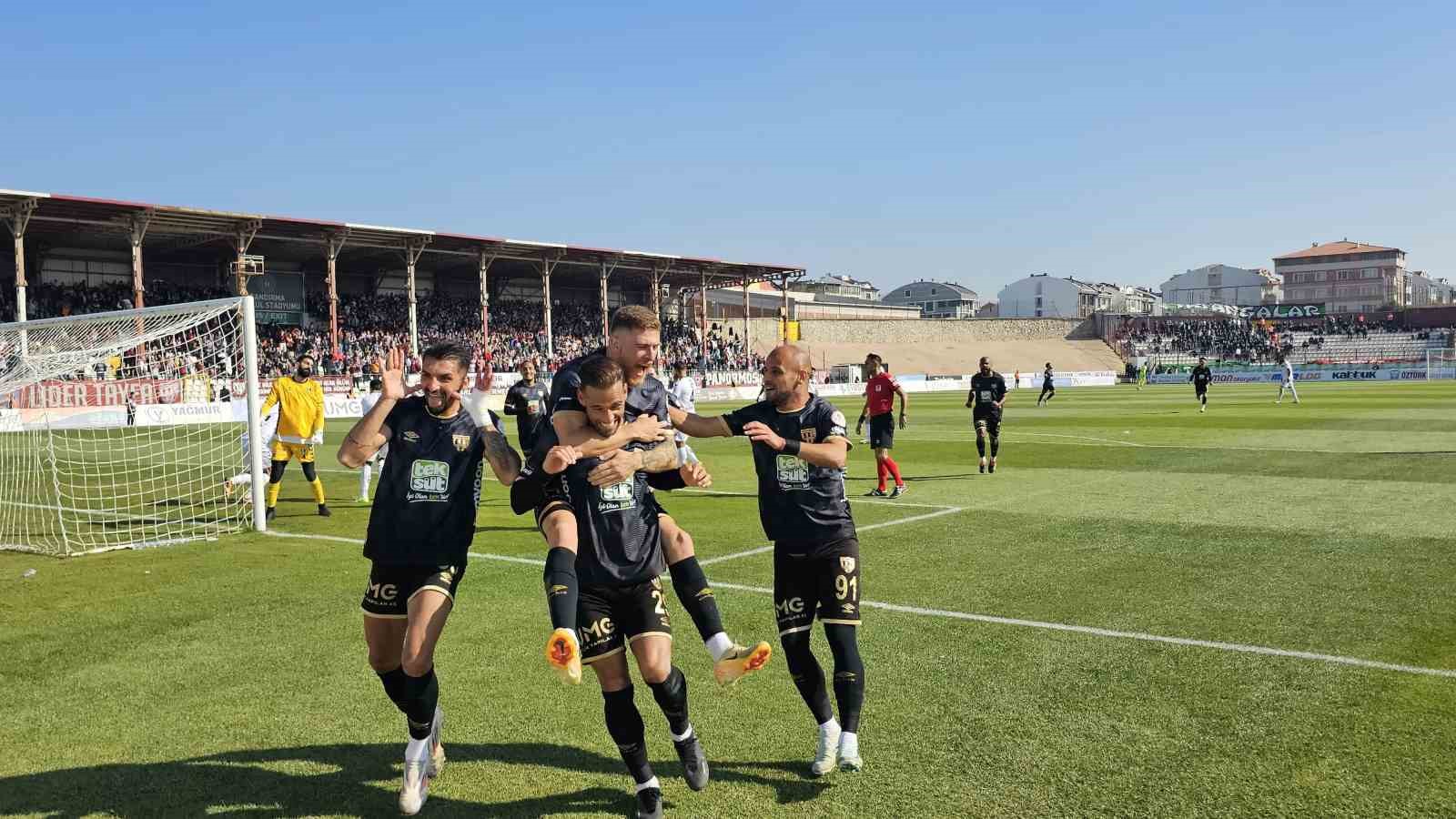 Trendyol 1. Lig: Bandırmaspor: 3 - Sakaryaspor: 2
