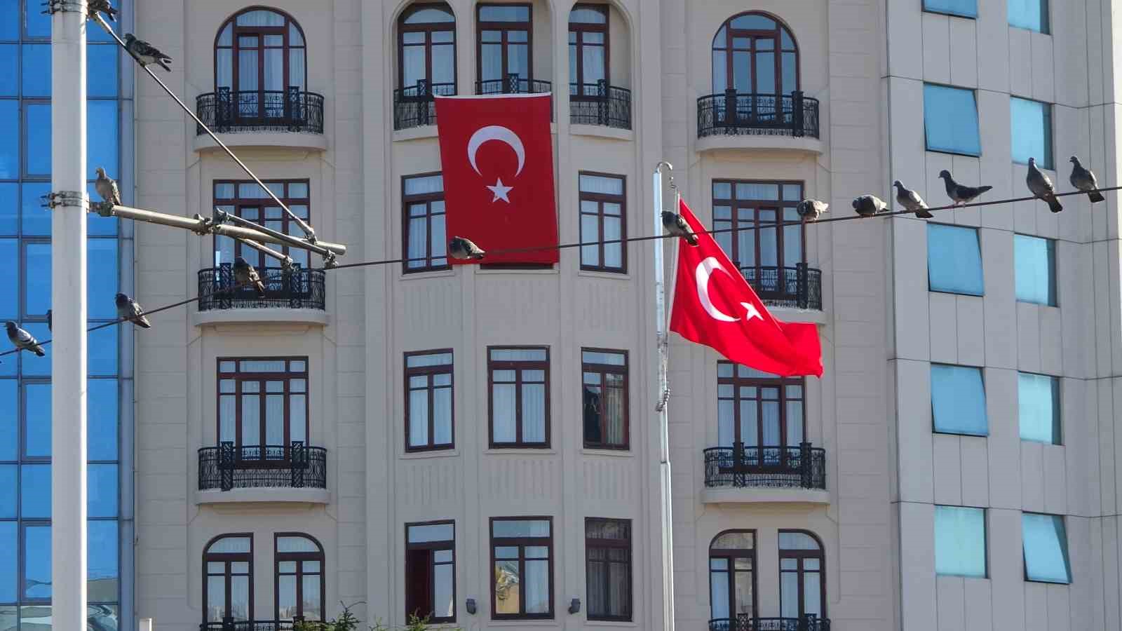 İstiklal Caddesi Cumhuriyet Bayramı’na hazırlanıyor
