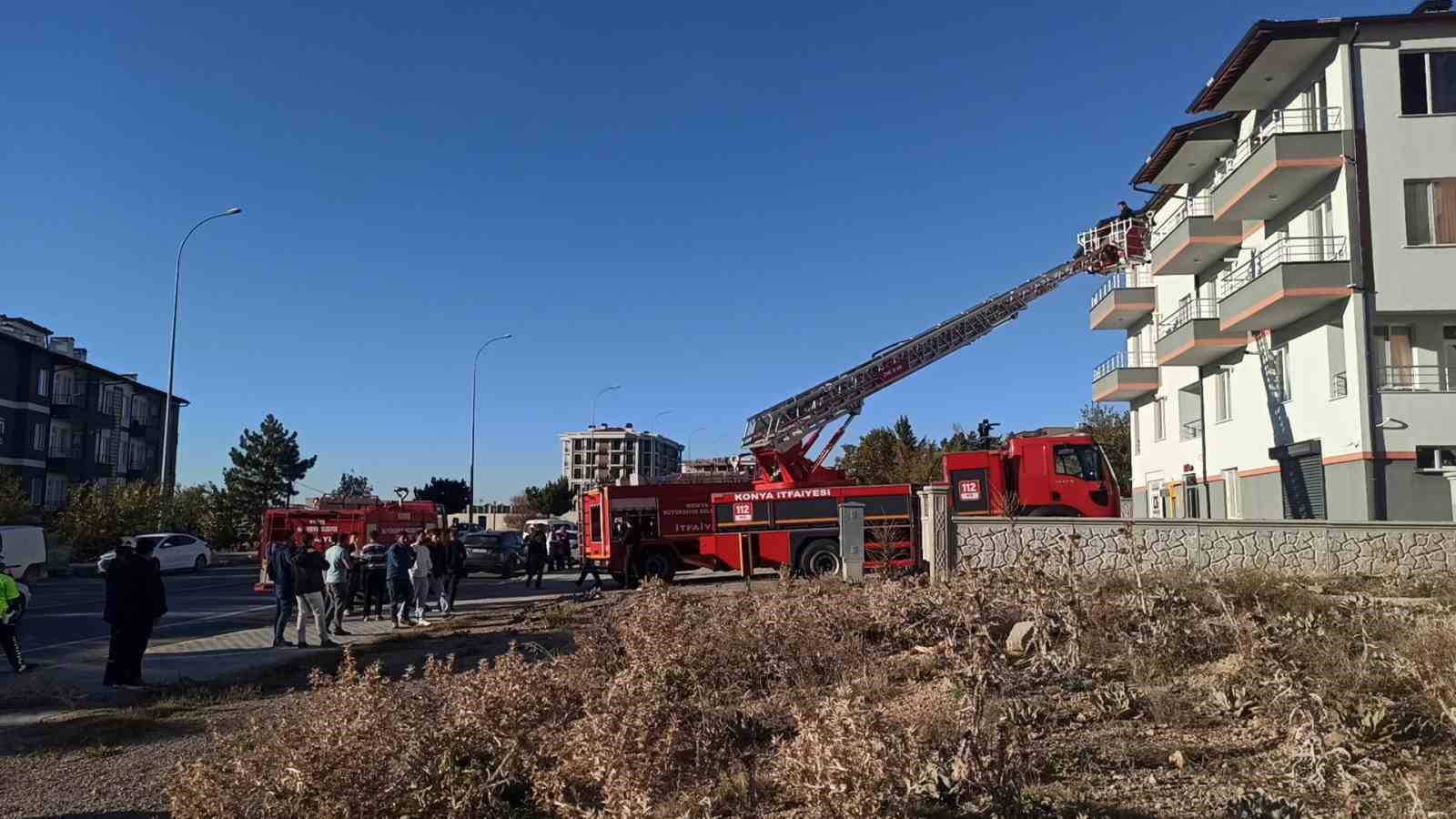 Konya’da apartmanda yangın paniği
