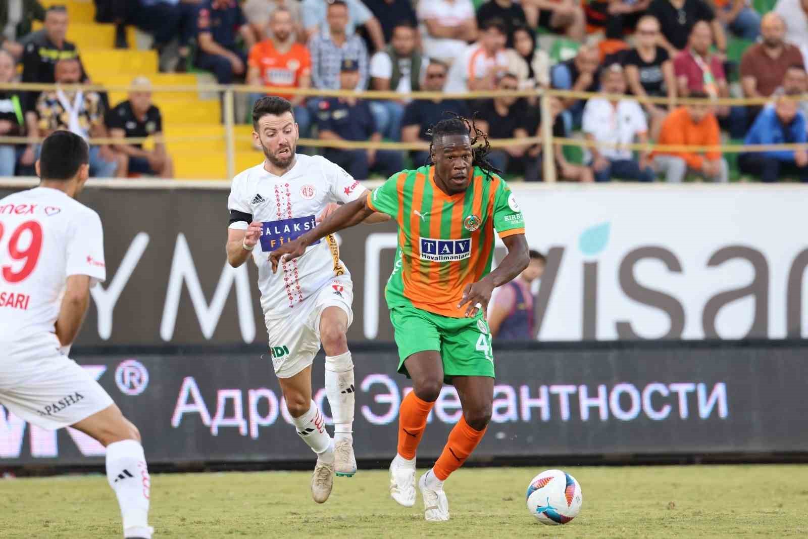 Trendyol Süper Lig: Alanyaspor: 1 Antalyaspor: 2 (Maç sonucu)
