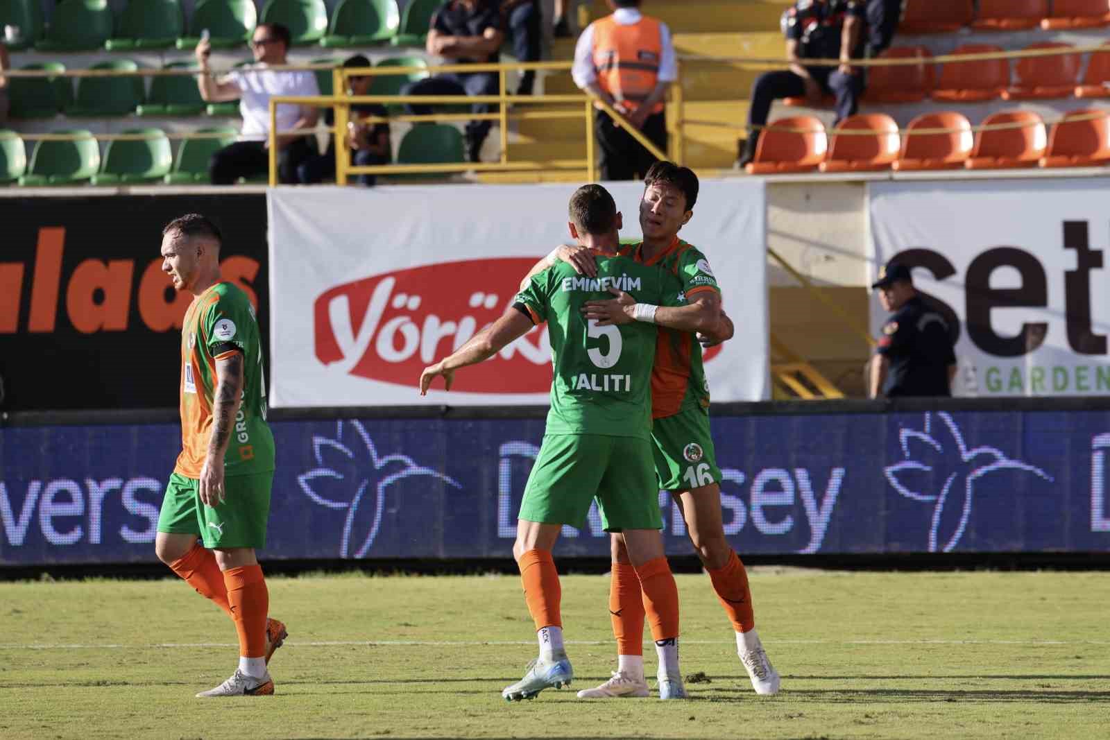 Trendyol Süper Lig: Alanyaspor: 1 Antalyaspor: 2 (Maç sonucu)
