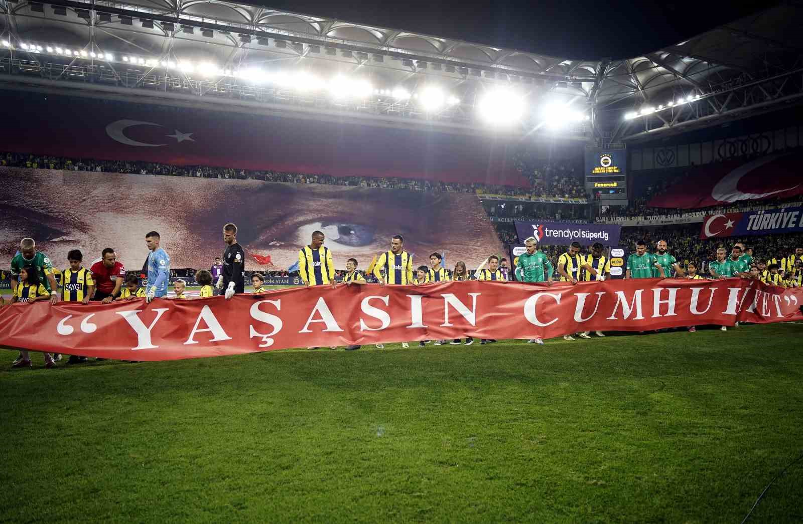 Trendyol Süper Lig: Fenerbahçe: 1 - Bodrum FK: 0 (Maç devam ediyor)
