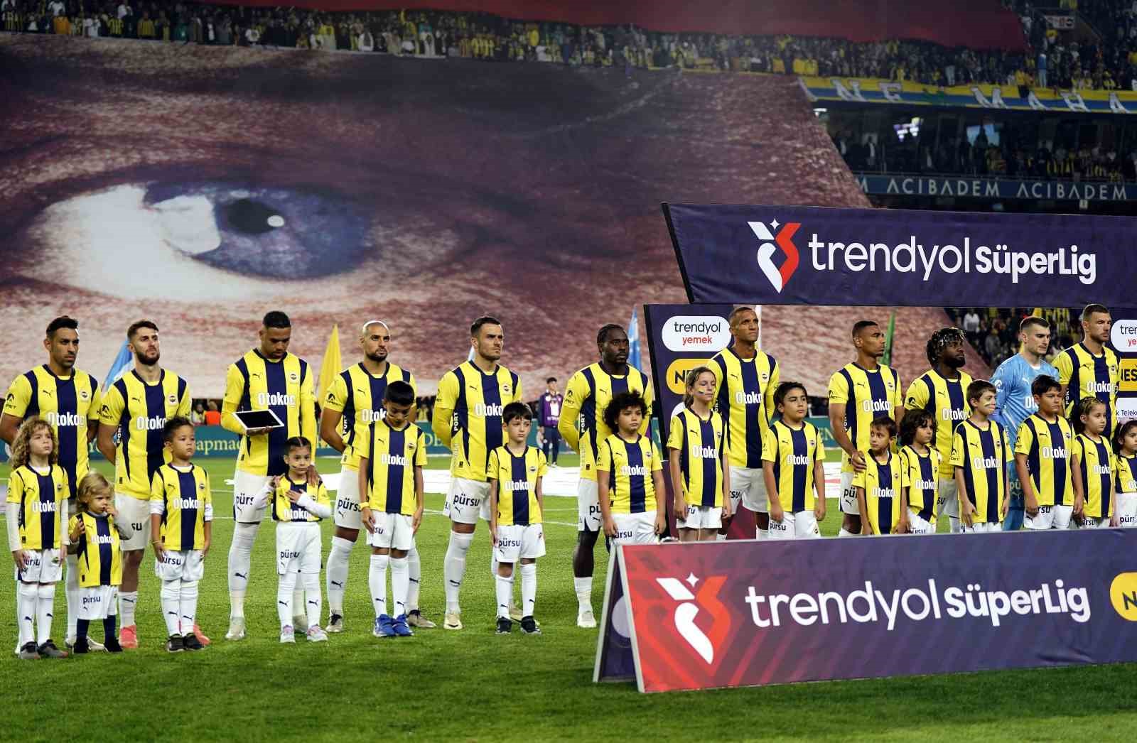 Trendyol Süper Lig: Fenerbahçe: 1 - Bodrum FK: 0 (Maç devam ediyor)
