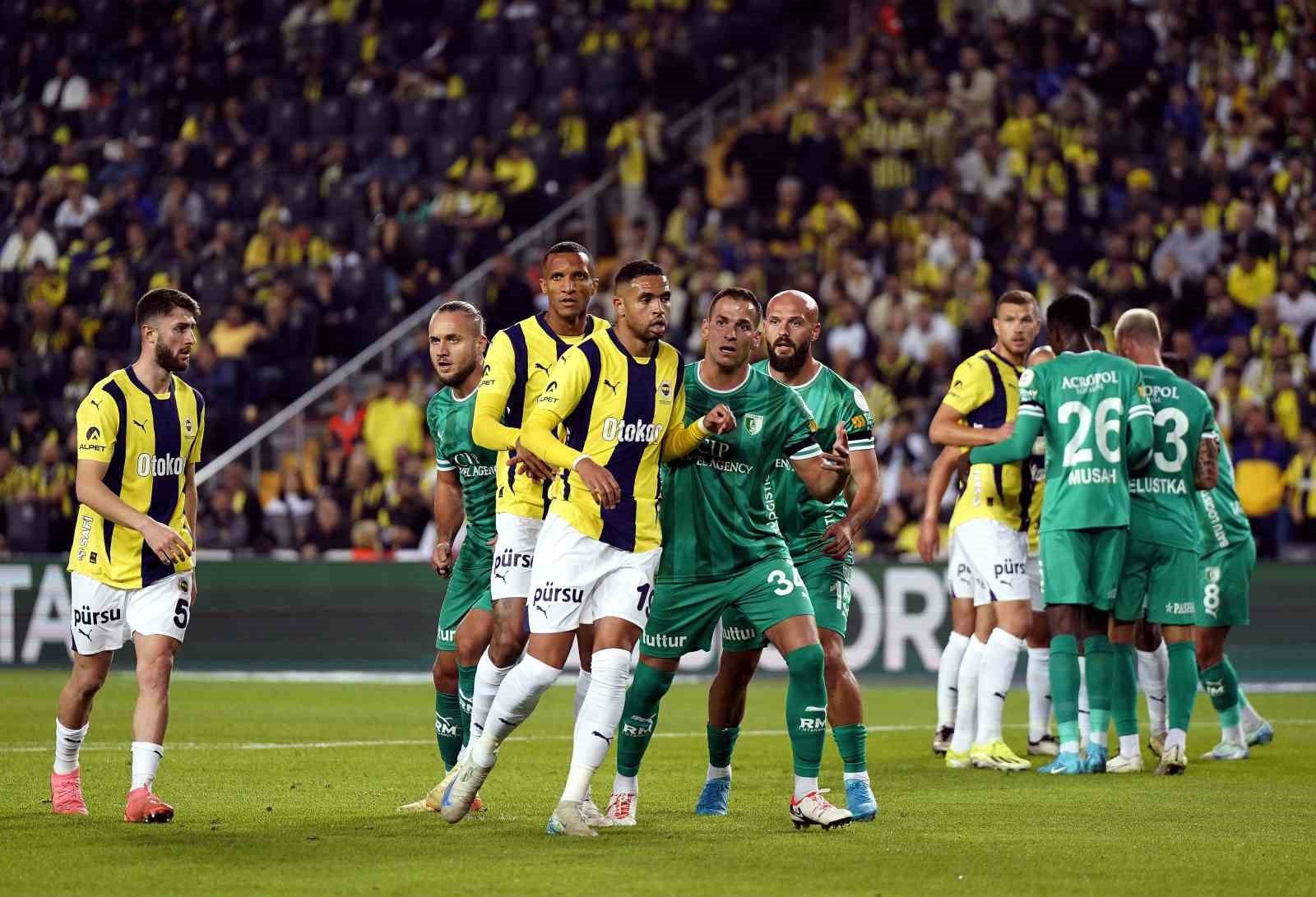 Trendyol Süper Lig: Fenerbahçe: 1 - Bodrum FK: 0 (İlk yarı)
