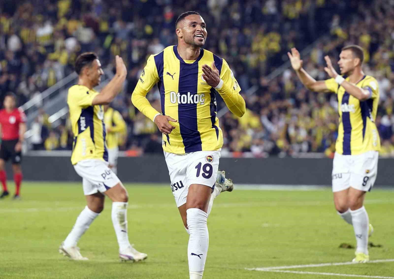 Trendyol Süper Lig: Fenerbahçe: 1 - Bodrum FK: 0 (İlk yarı)
