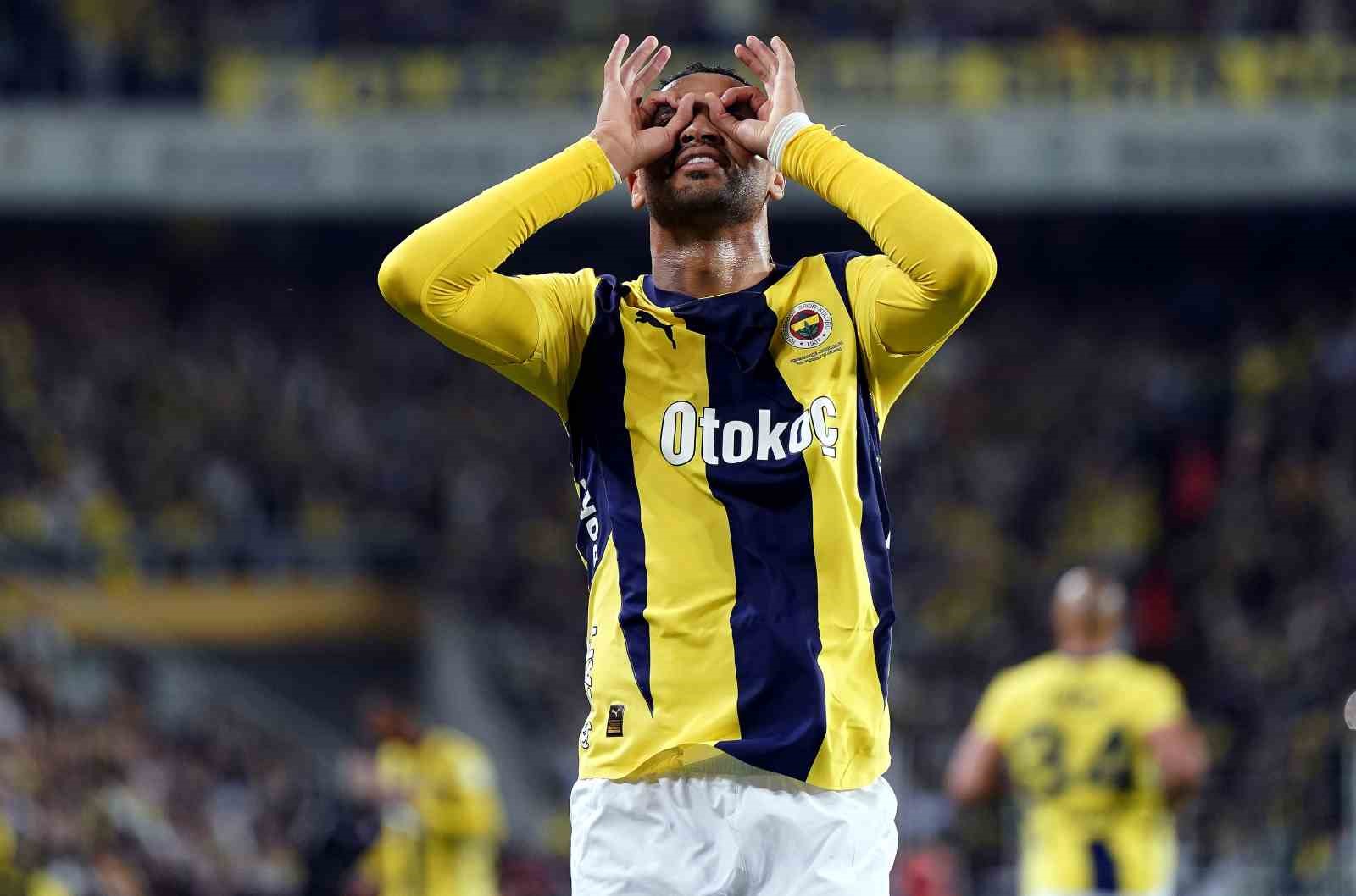 Trendyol Süper Lig: Fenerbahçe: 1 - Bodrum FK: 0 (İlk yarı)
