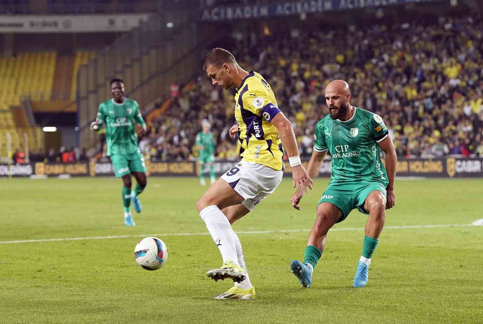 Trendyol Süper Lig: Fenerbahçe: 1 - Bodrum FK: 0 (İlk yarı)
