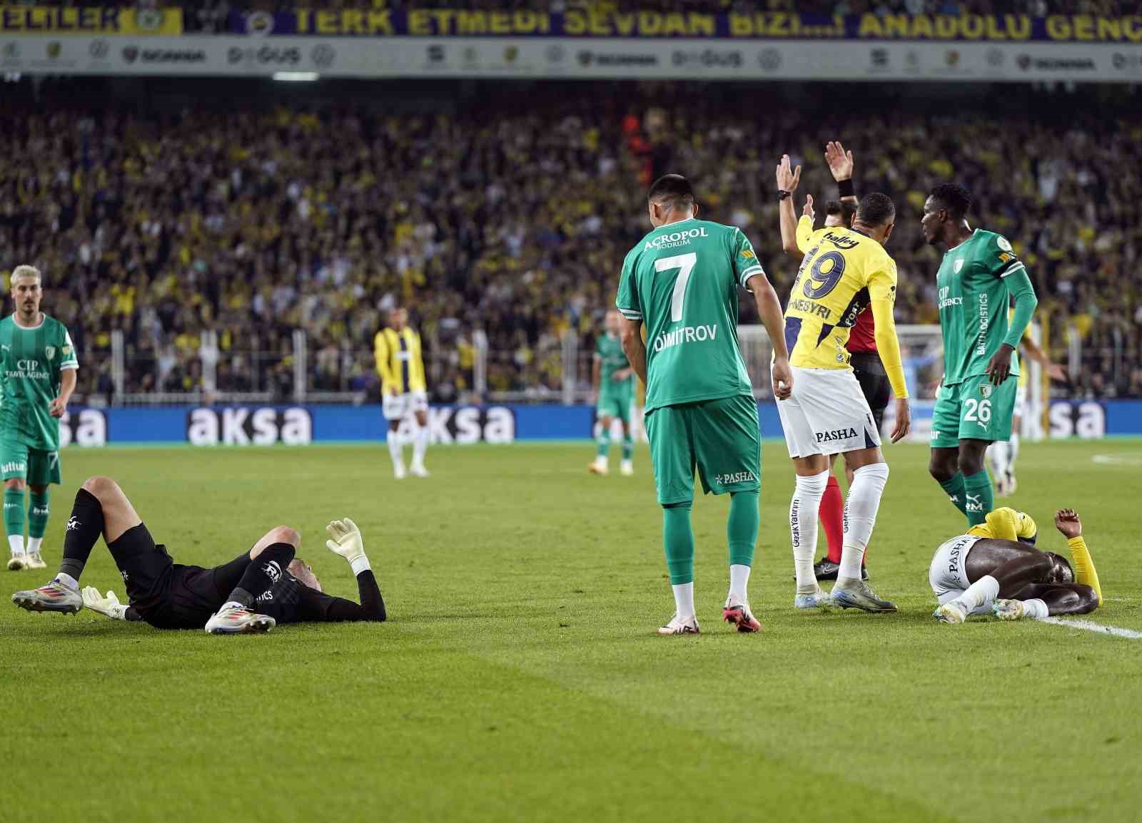 Trendyol Süper Lig: Fenerbahçe: 1 - Bodrum FK: 0 (İlk yarı)
