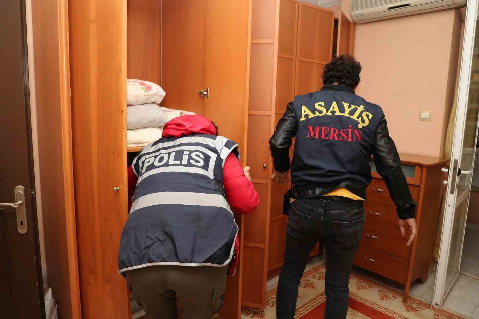 Mersin’de eş zamanlı operasyon, aranan 97 şahıs yakalandı
