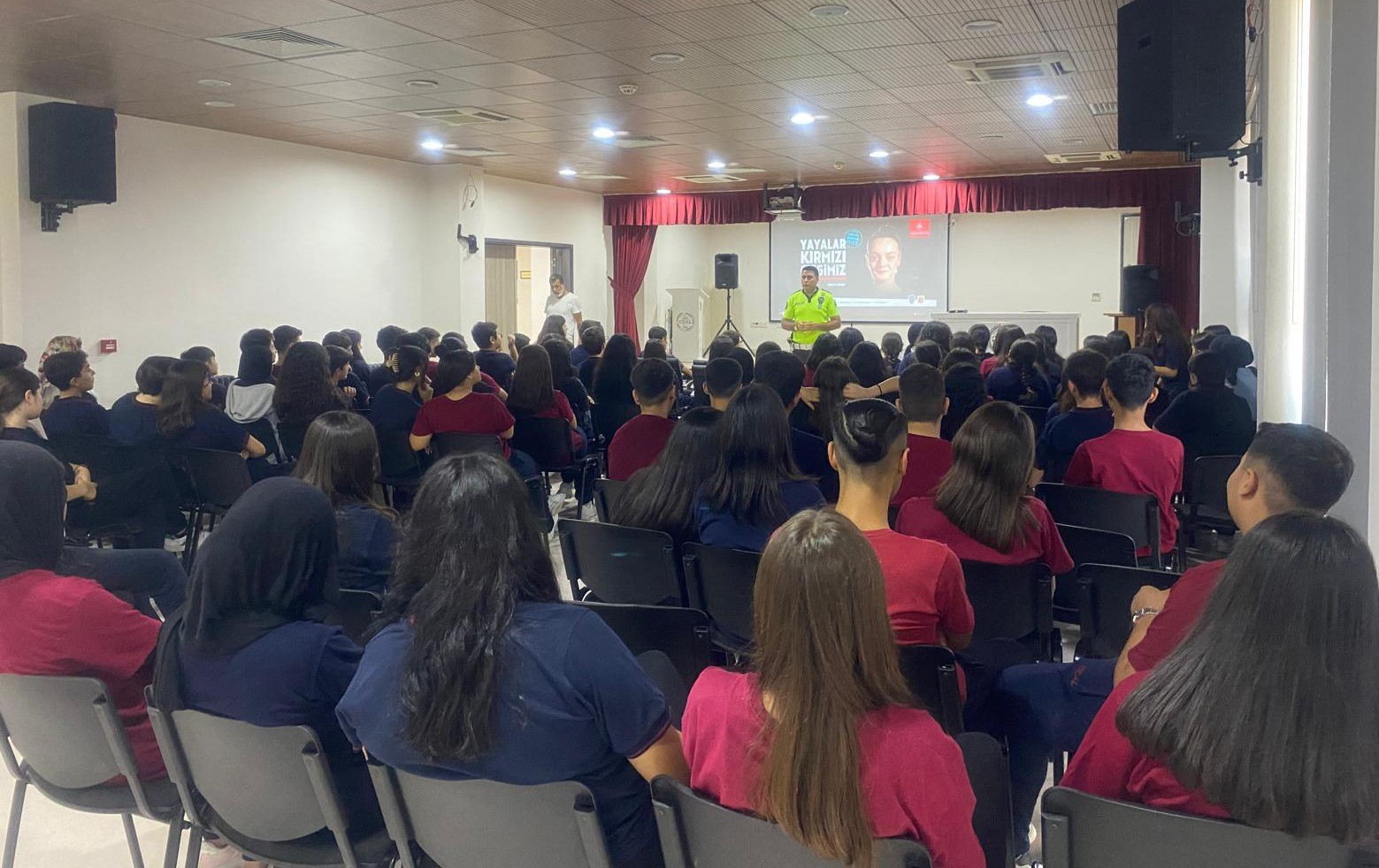 Mersin polisinden öğrencilere güvenli trafik eğitimi
