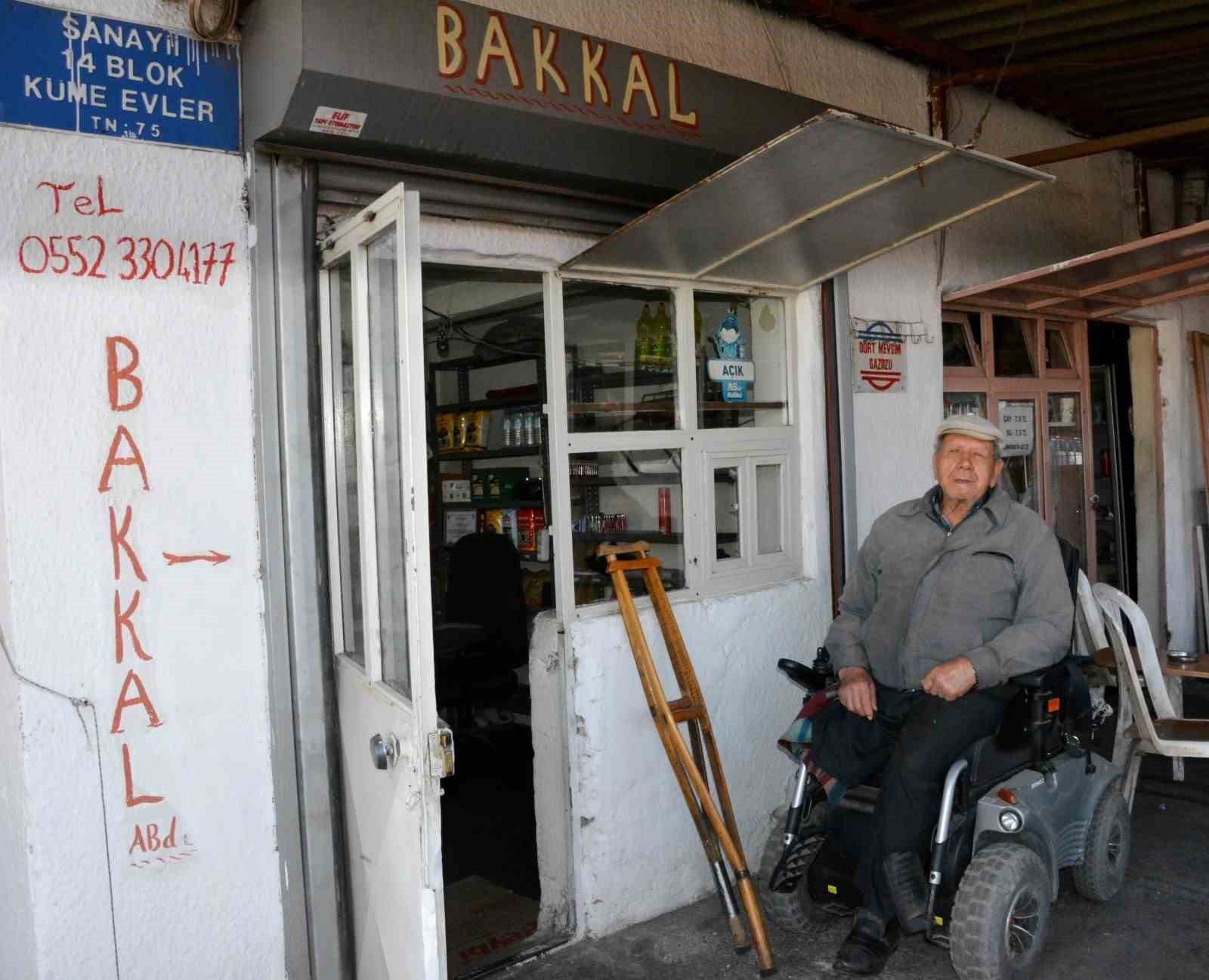 Manisa’da 82 yıllık esnaf çalışma azmiyle göz dolduruyor
