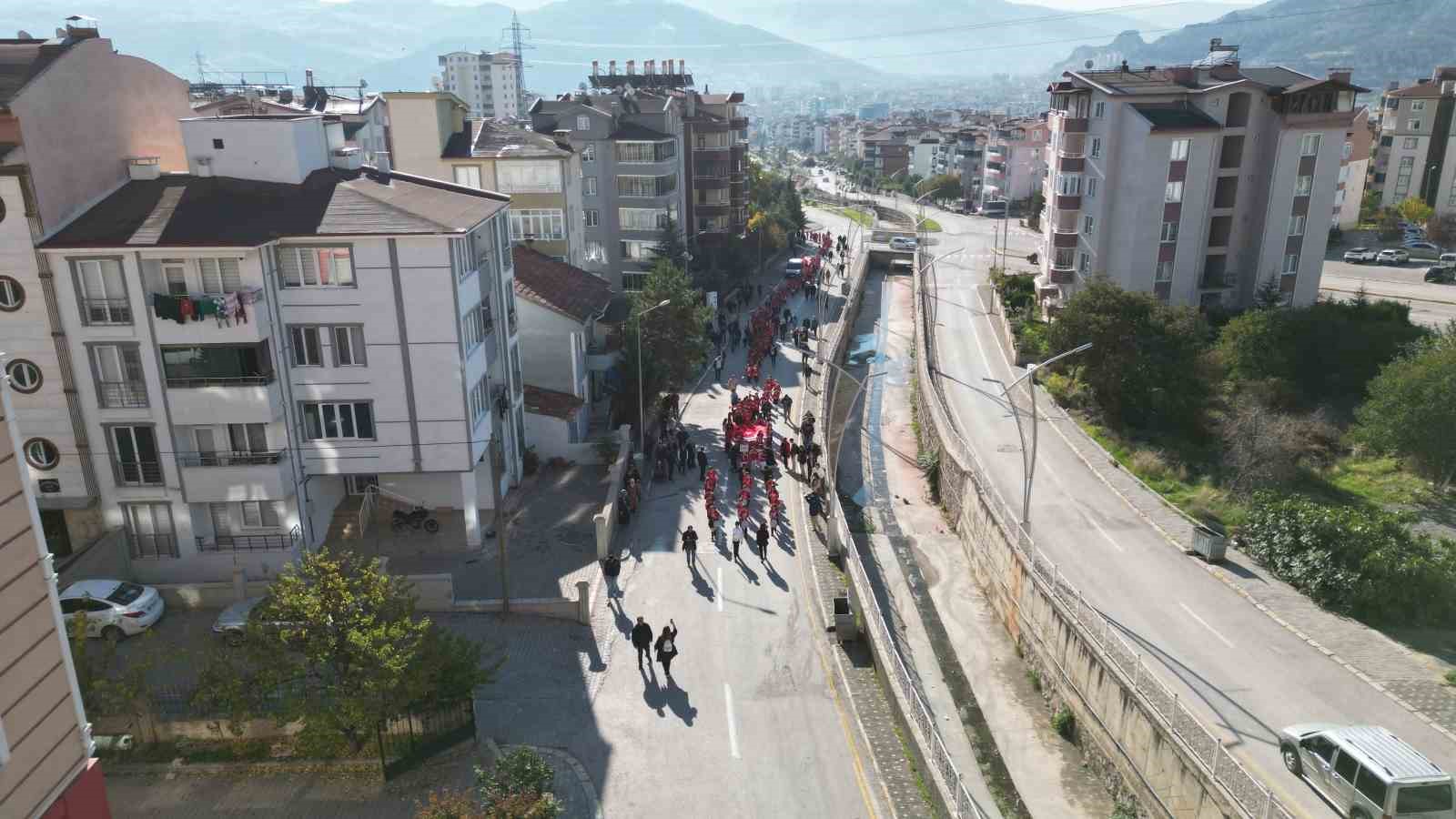 Tokat’ta miniklerden Cumhuriyet korteji
