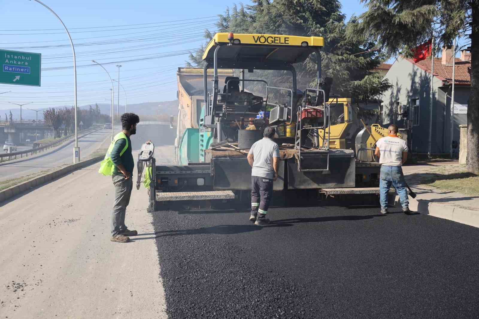 Körfez’de 1 günde 500 ton asfalt serildi
