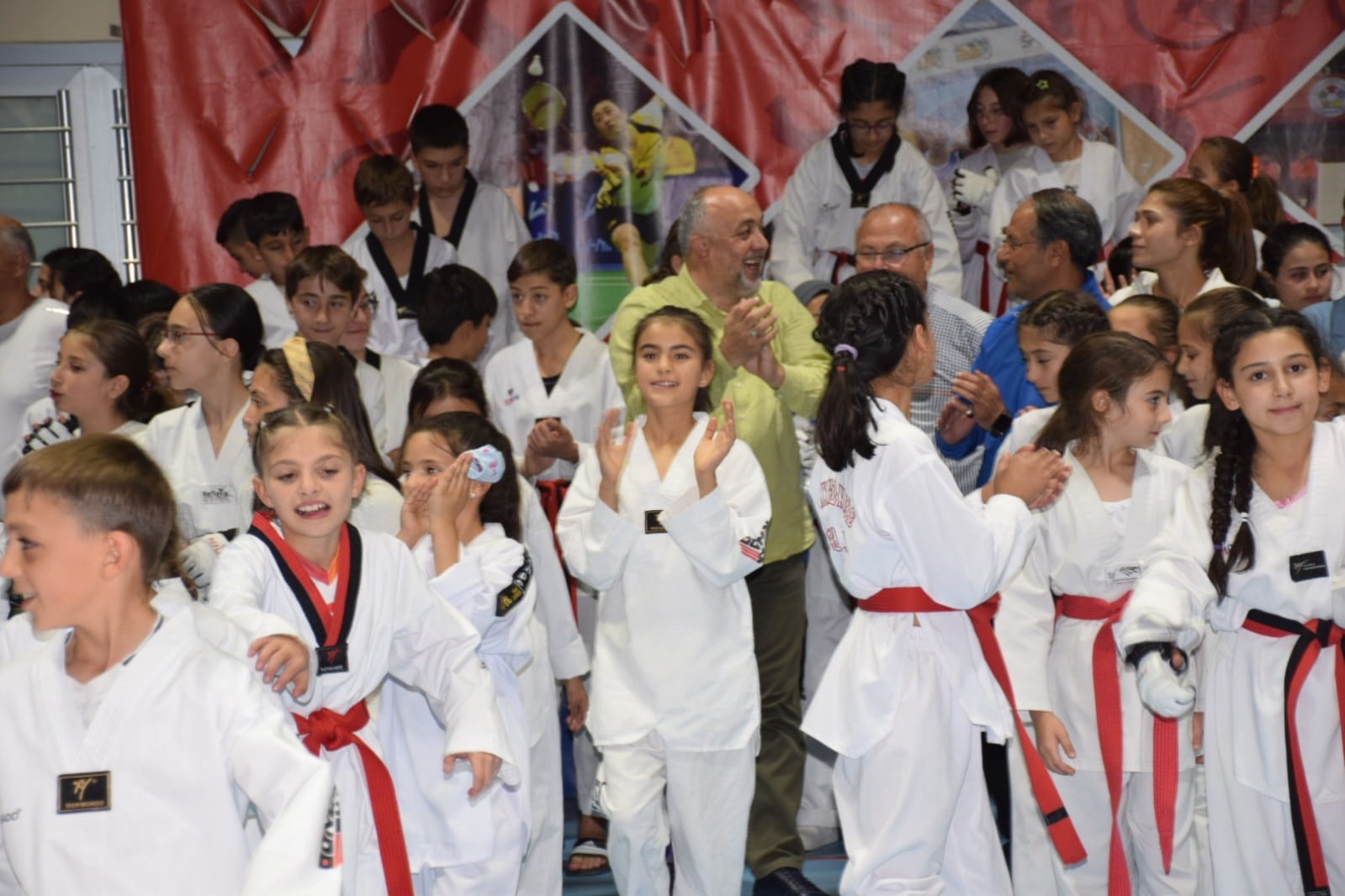 Minikler ve Yıldızlar Taekwondo Cumhuriyet Kupası Müsabakaları tamamlandı
