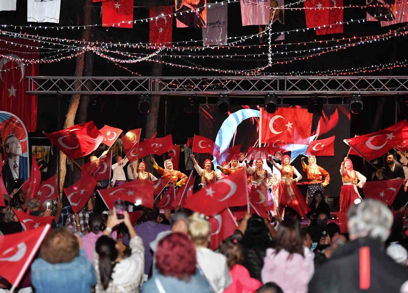 Konyaaltı Belediyesi, Cumhuriyet’i HayatPark’ta kutladı
