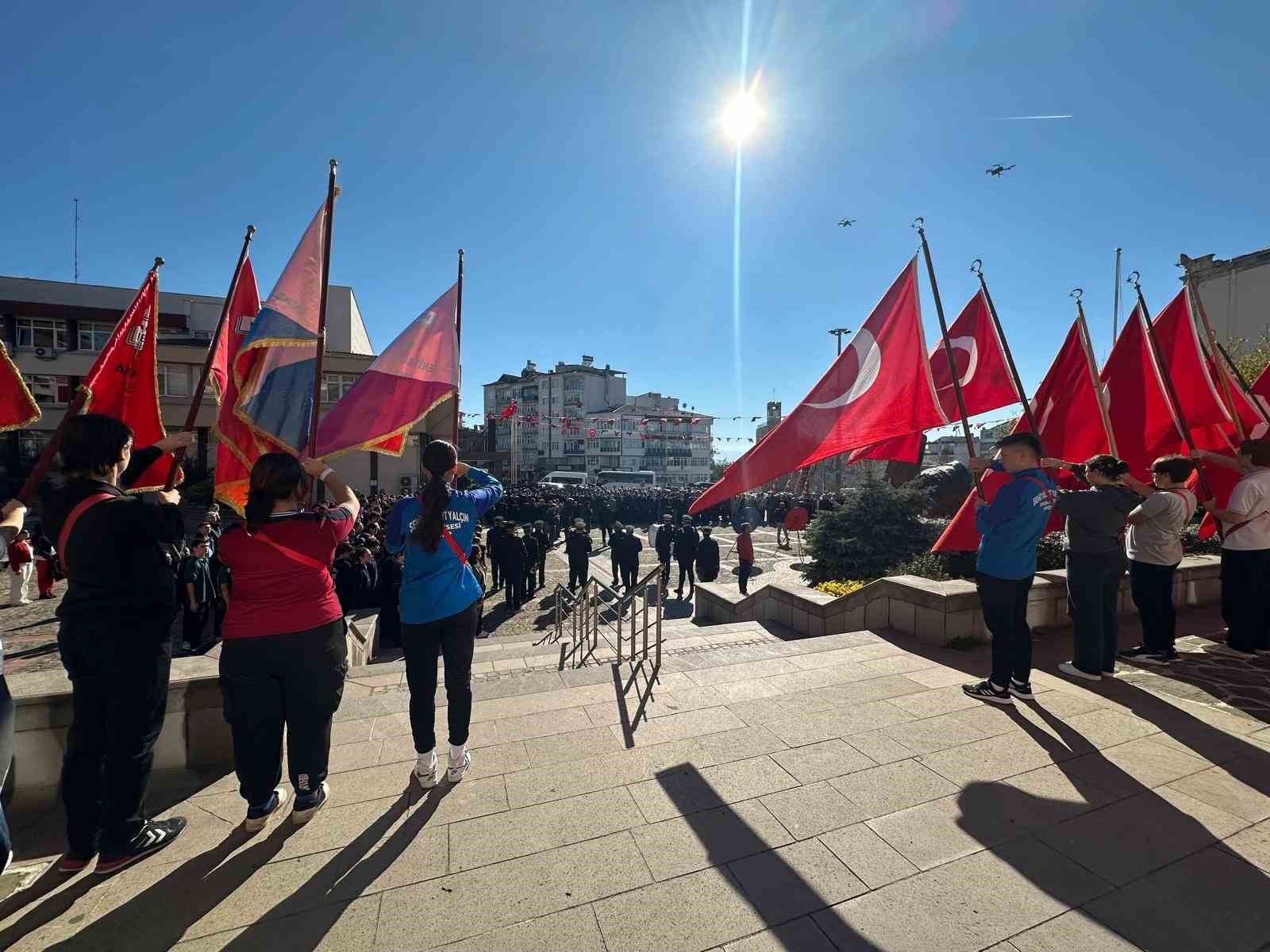 Cumhuriyet Bayramı çelenk sunma töreni
