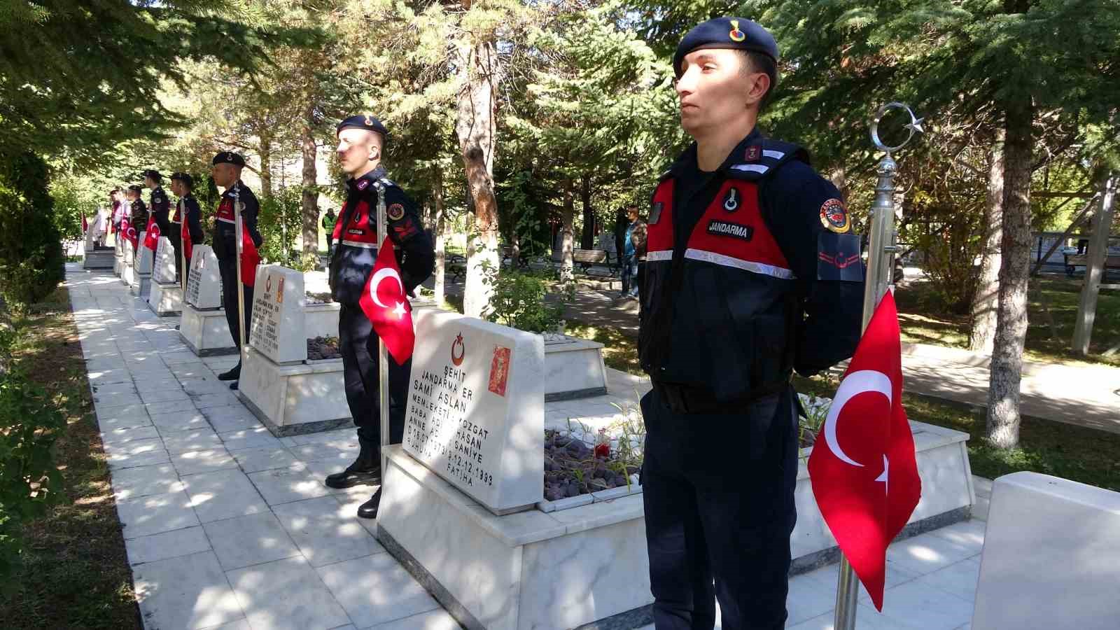 Yozgat’ta şehit kabirleri ziyaret edildi
