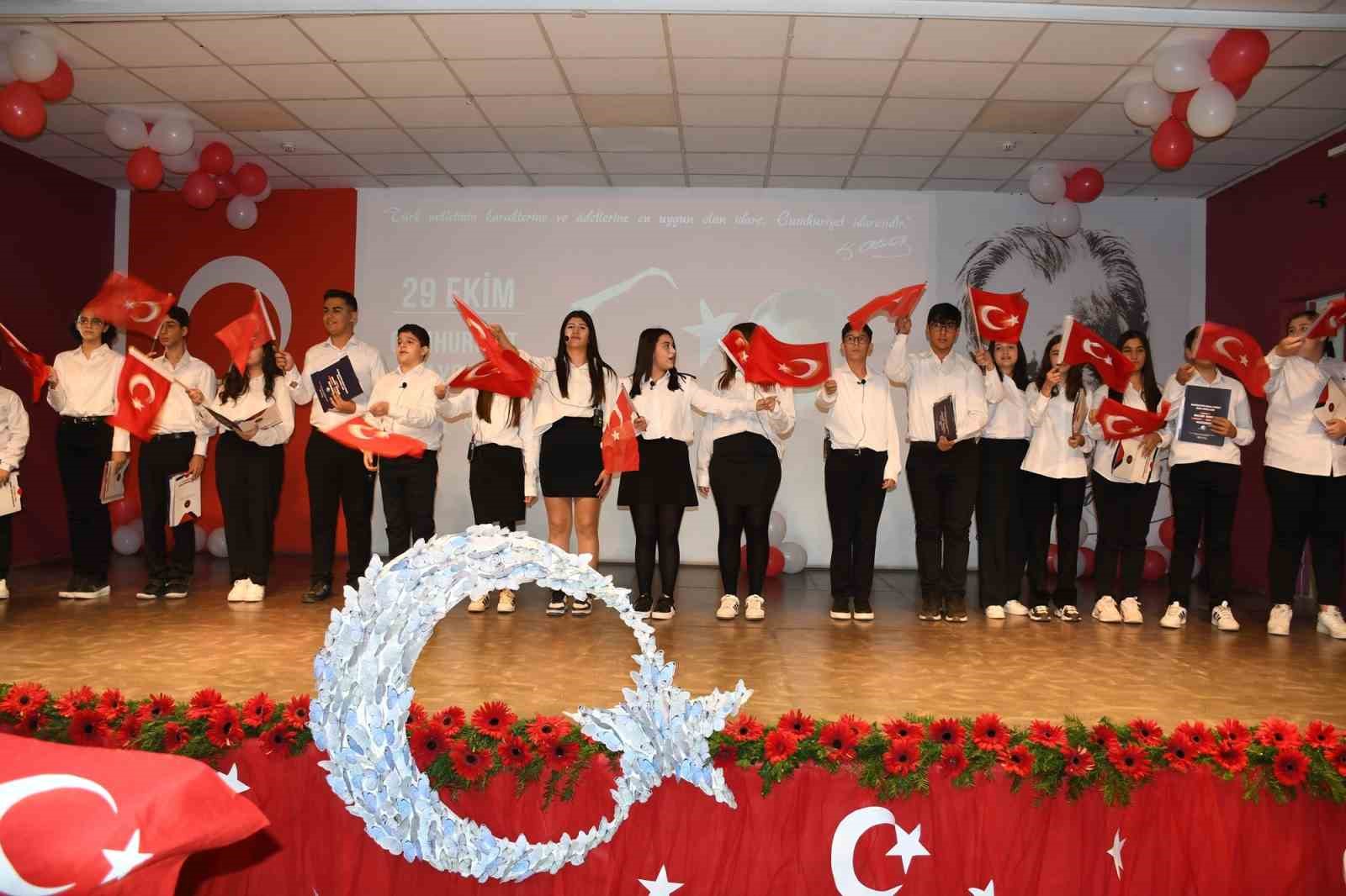 Gaziantep Kolej Vakfı’nda Cumhuriyet’e yakışır kutlama
