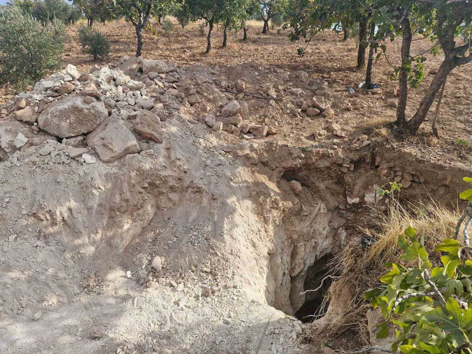 Jandarmadan kaçak kazı yapanlara suçüstü: 4 gözaltı
