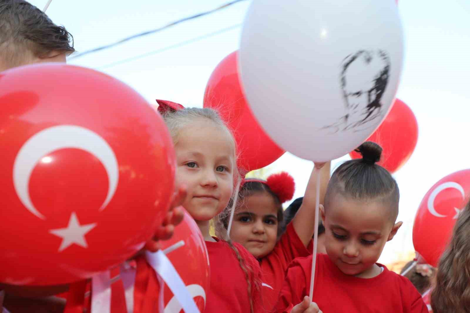 Turgutlulu minik öğrencilerde Cumhuriyet Bayramı heyecanı
