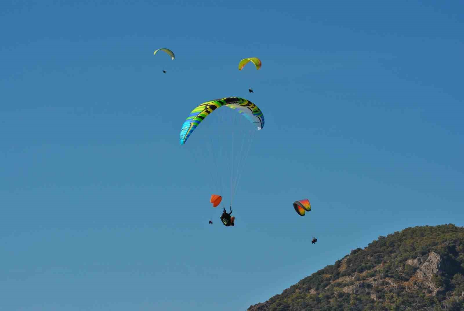 Fethiye’de Ölüdeniz Hava Oyunları Festivali’nde 6 bin 965 uçuş gerçekleştirildi
