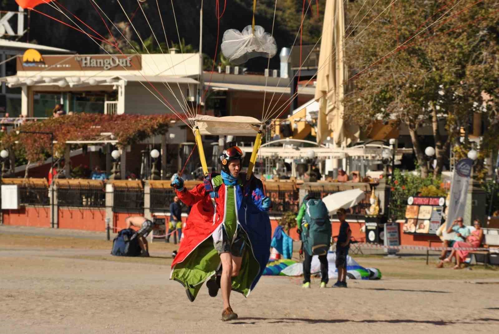 Fethiye’de Ölüdeniz Hava Oyunları Festivali’nde 6 bin 965 uçuş gerçekleştirildi
