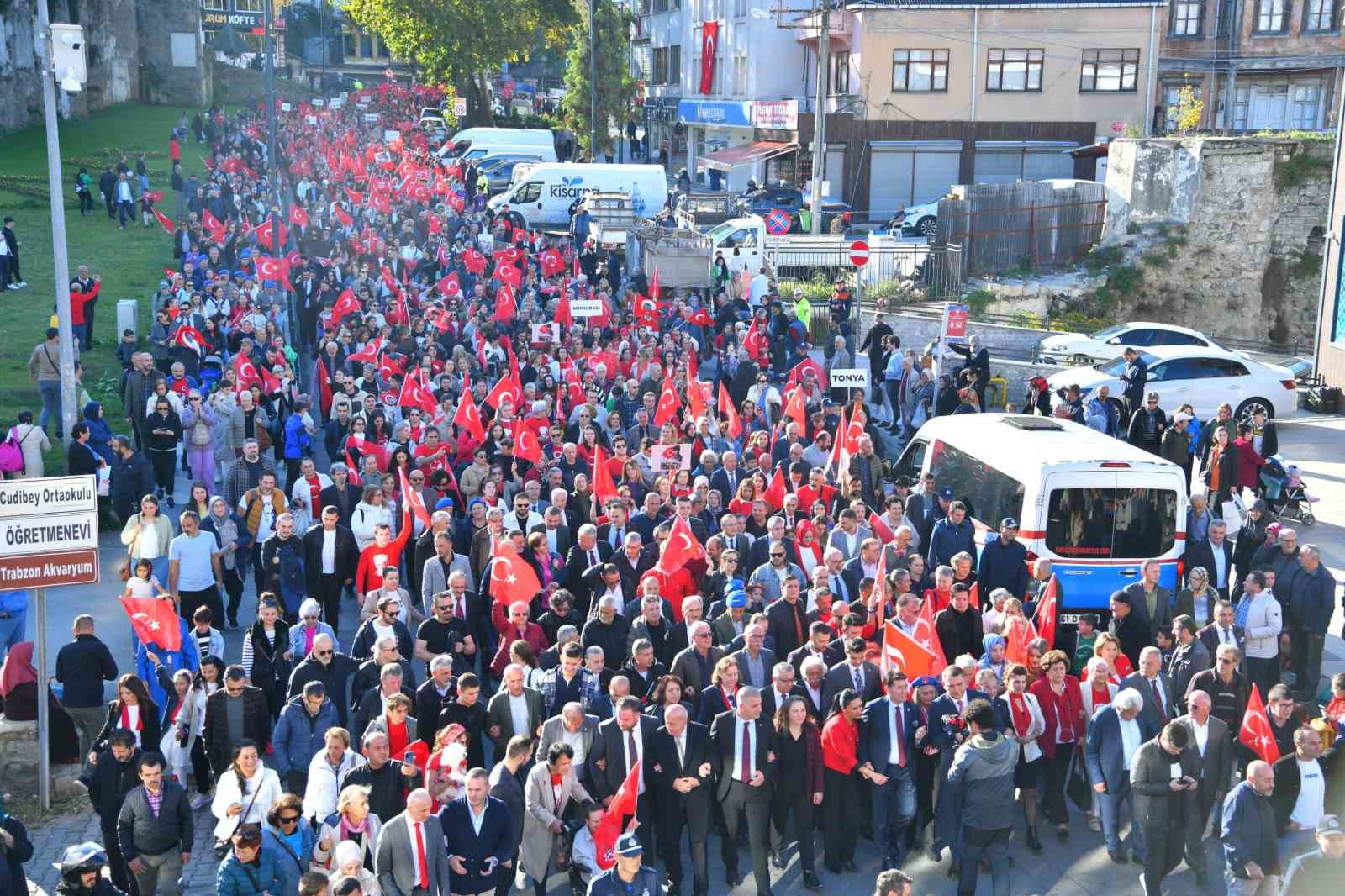 Trabzon’da Cumhuriyet için yürüdüler
