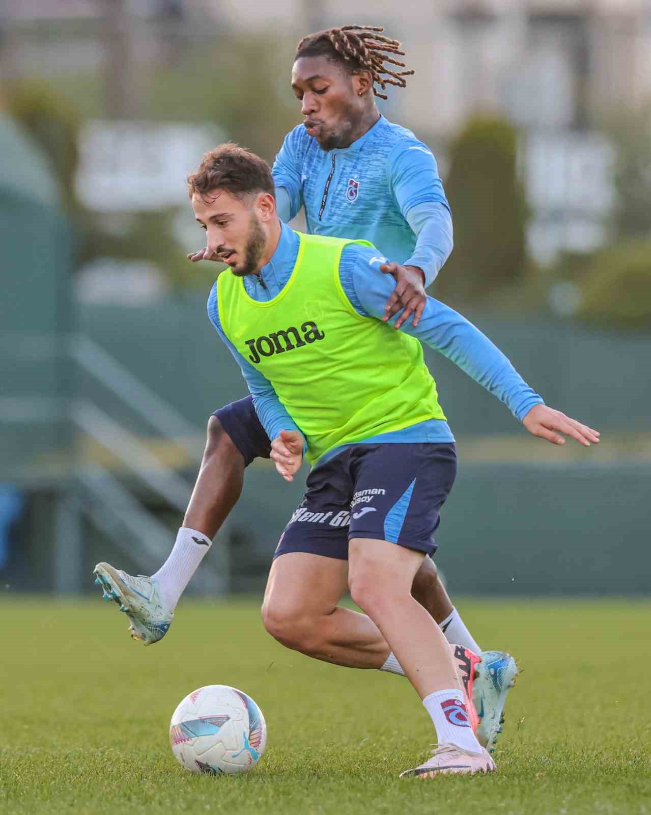 Trabzonspor, Fenerbahçe maçı hazırlıklarına başladı
