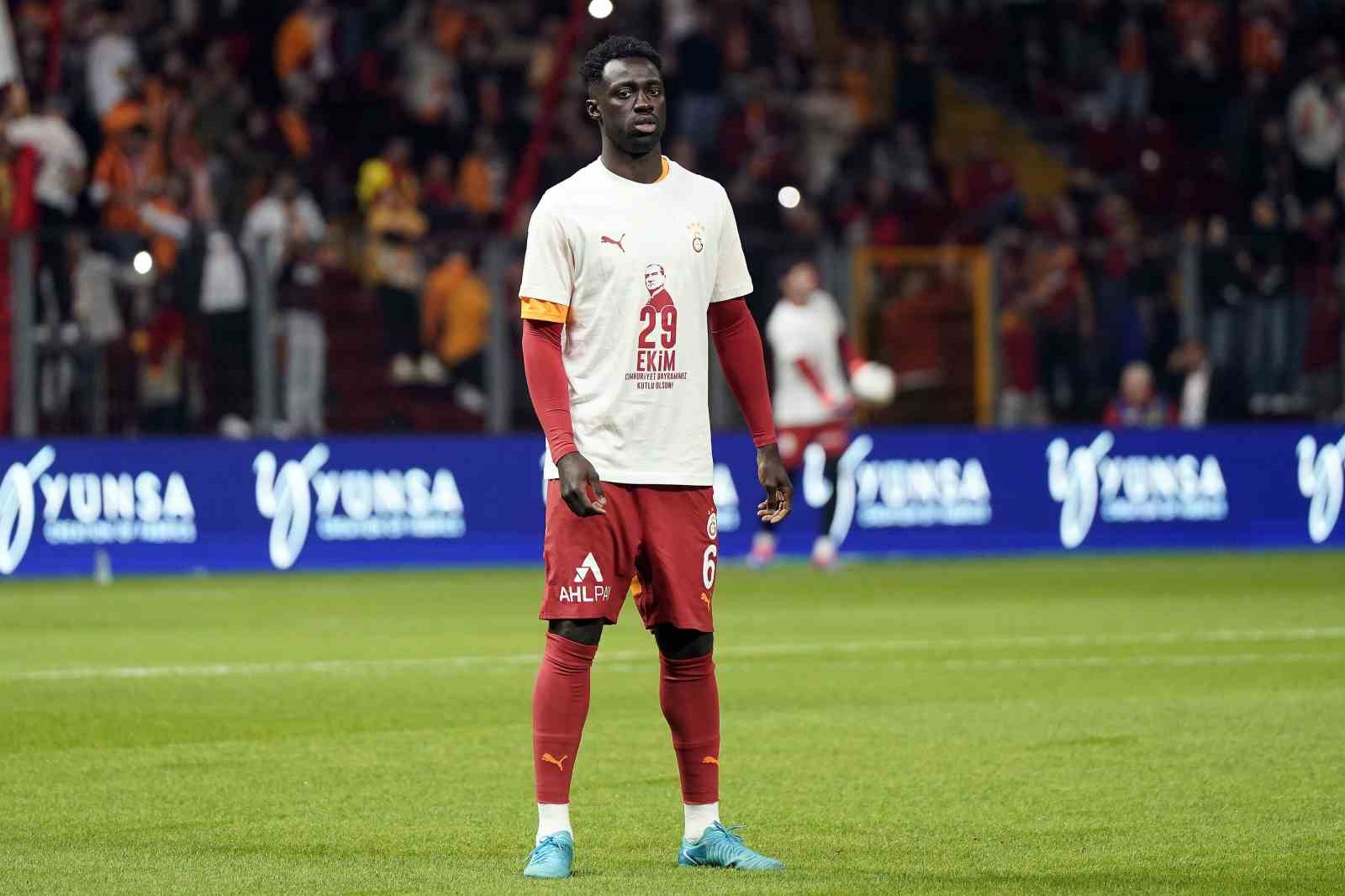 Trendyol Süper Lig: Galatasaray: 1 - Beşiktaş: 0 (Maç devam ediyor)
